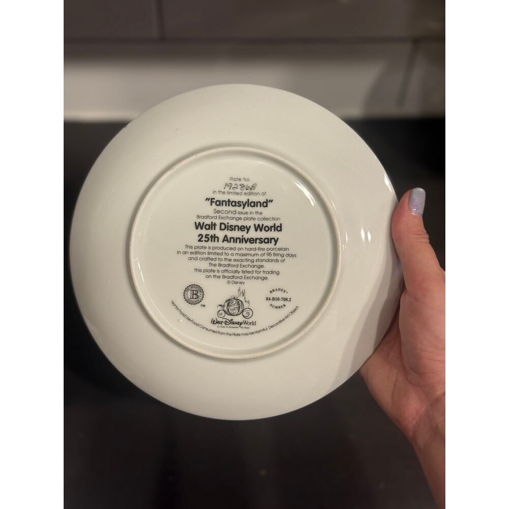 Vintage 1996 Walt Disney World 25th Anniversary Decorative Plate Fantasyland - Picture 5 of 9